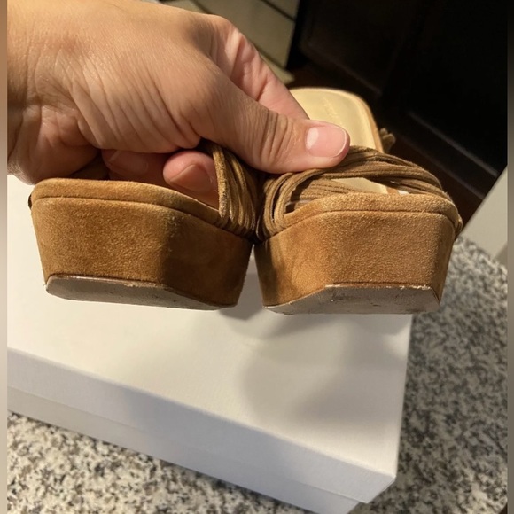 Veronica Beard Fletcher Platform
Hazelwood Suede Ankle Strap Sandals
Sz 9.5 - Picture 6 of 16